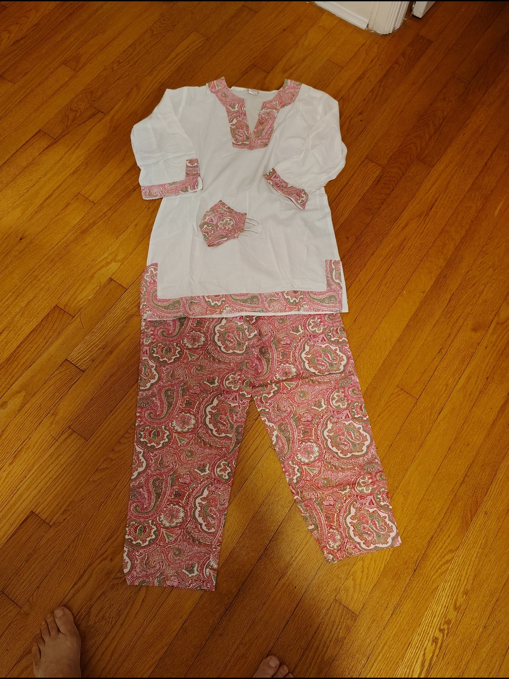 HiUnique Trauses And Blusa Hand Made  Paisley Trim